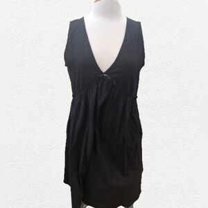 Black Sleeveless V-Neck Dress
